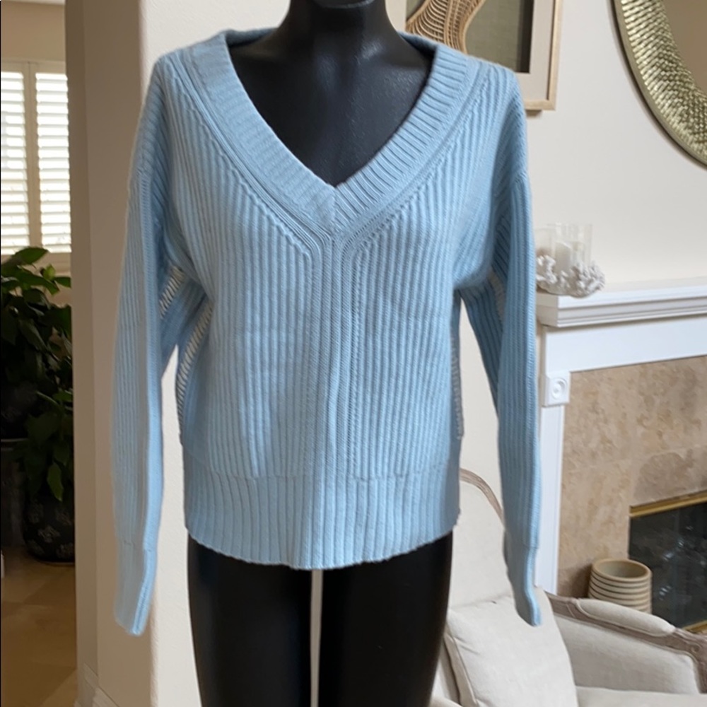 New Lewit cashmere sweater